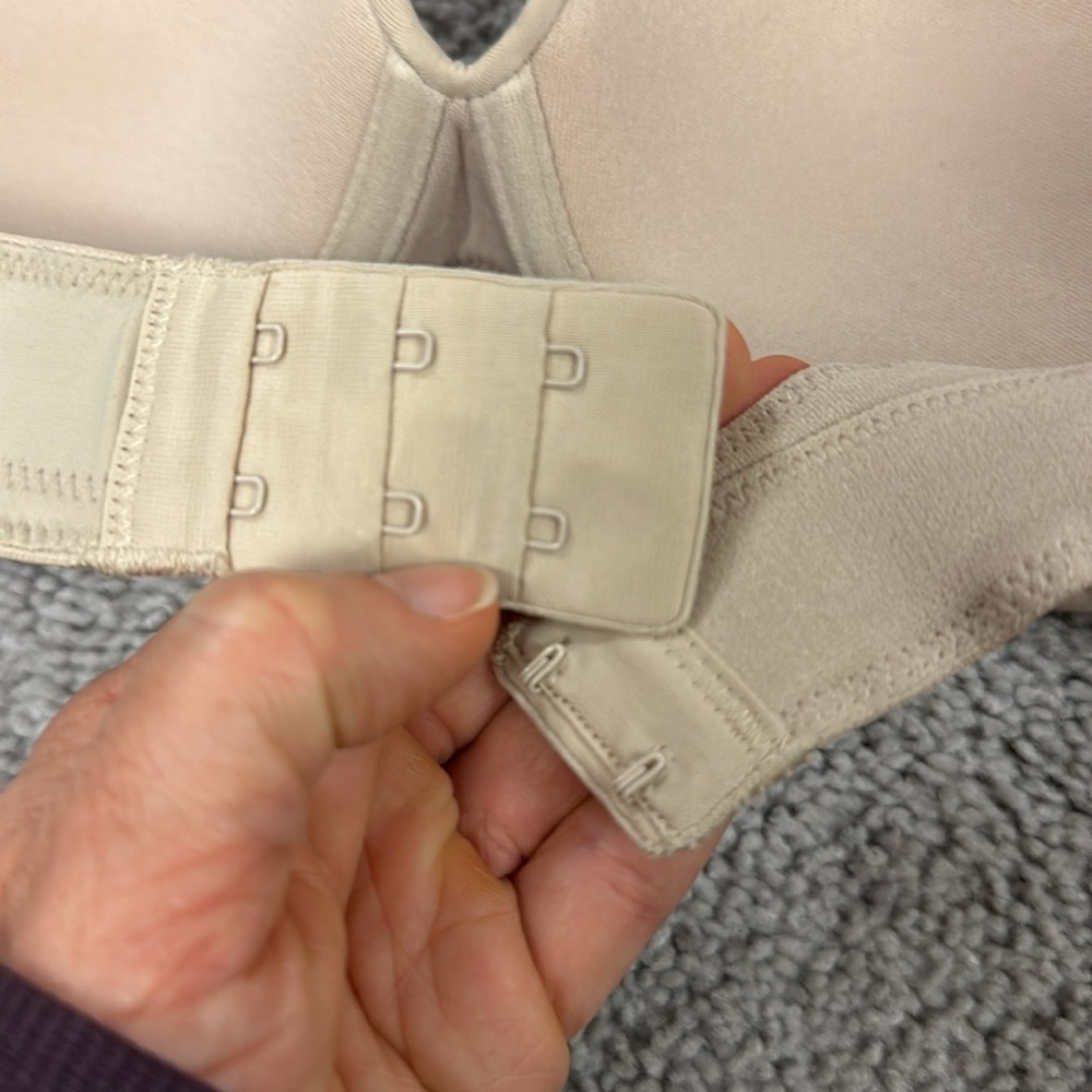 Strapless convertible bra - Picture 3 of 7